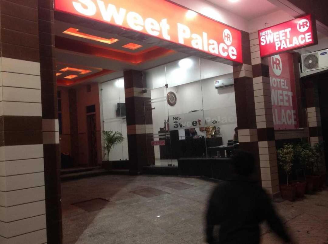 OYO 11633 Hotel Sweet Palace Neu-Delhi Exterior foto