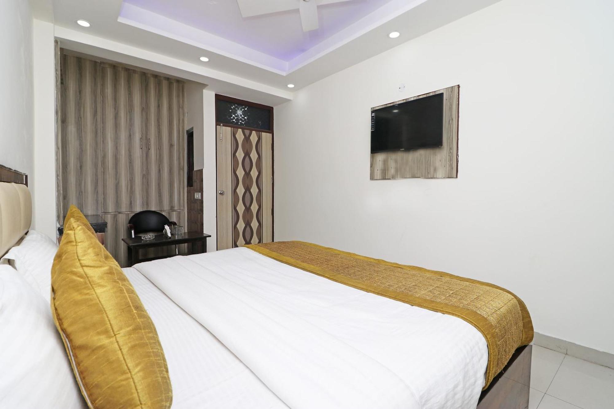 OYO 11633 Hotel Sweet Palace Neu-Delhi Exterior foto